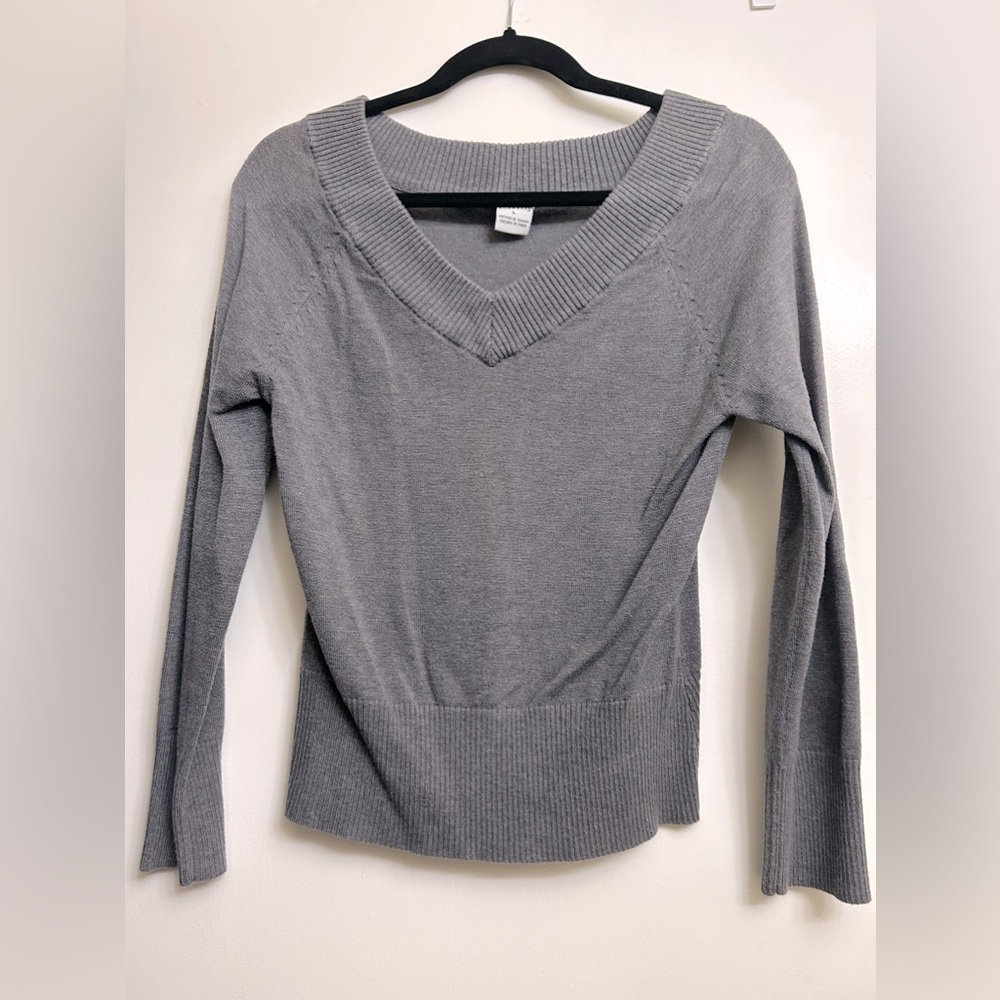 Long Sleeve Size: L